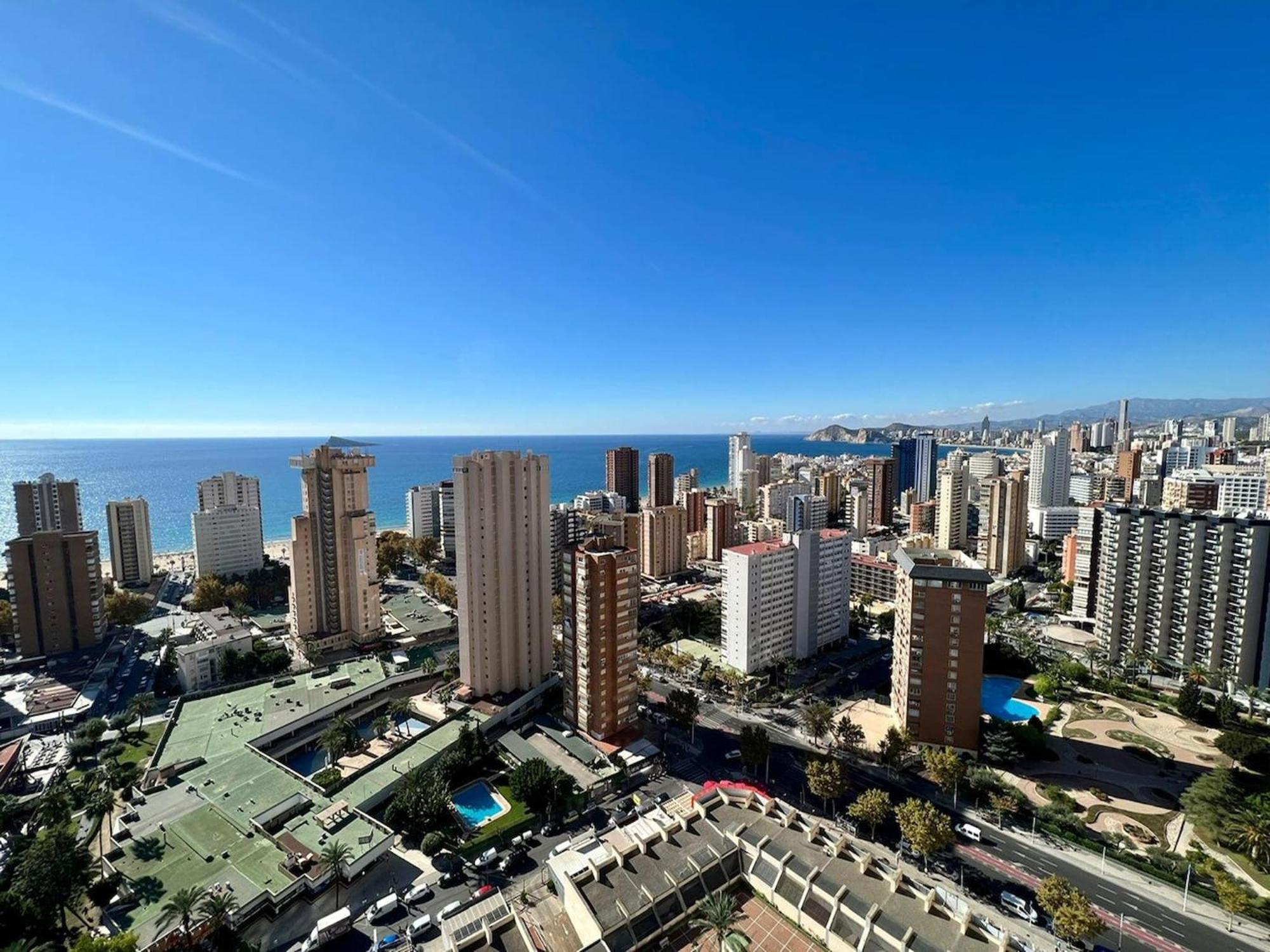 Gemelos Xx Planta 25º Impresionantes Vistas Al Mar Appartement